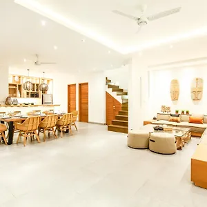 Seaside Haven Charming 4br Villa, 5 Min To , Canggu (Bali) Indonesia
